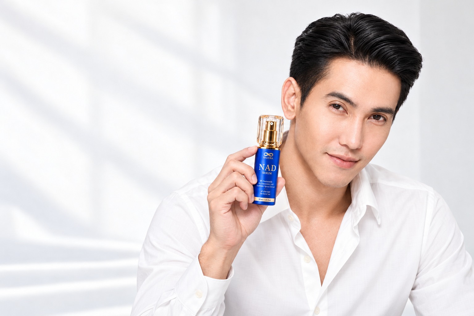 ภาพแคมเปญ NADORA สร้างด้วย AI ก๊อต จิรายุ ถือ NAD SERUM ขวด 30 ml